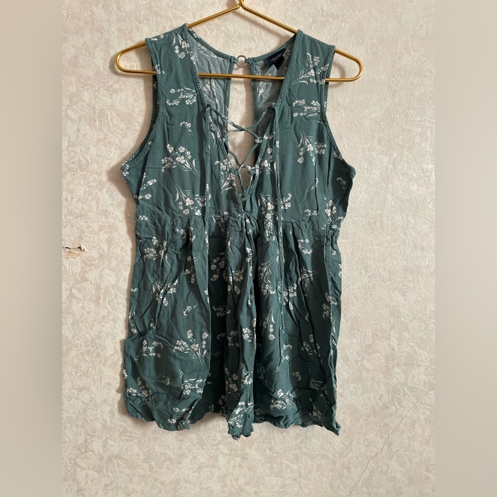 Daytrip women's large sleeveless green floral top